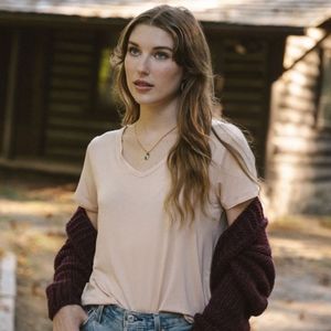 Jackson Rowe NWT Girlfriend Tee in Sand Dollar